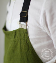 Load image into Gallery viewer, linen apron, full apron, men apron, linen apron for men, green apron, linen pinafore, full apron men, cooking apron, chefs apron