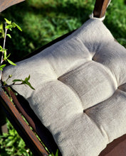 Charger l'image dans la galerie, Linen Chair Pad with Ties - Round Square Striped Seat Cushion - Natural French Style Heavy Weight 100% Linen Fabric