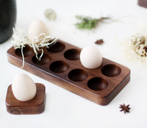 Plateau porte-œufs en bois - Affichage des œufs de Pâques - Stockage des œufs frais de la ferme - Coquetier pour le petit-déjeuner - Cadeau de pendaison de crémaillère - Bois de noyer massif
