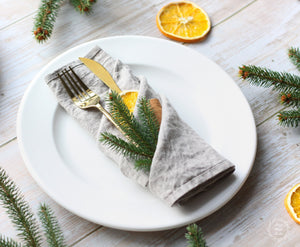 Serviettes en lin pour décoration de table de Noël.