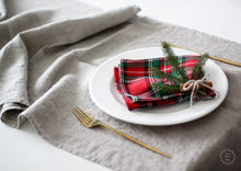 Load image into Gallery viewer, Linen Christmas Napkins - Red and Green