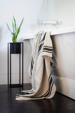 Charger l&#39;image dans la galerie, Big Linen Travel Towel - Striped French Style Beach Bath Sauna Sheet - 100% Softened Organic Linen Blanket