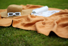 Charger l&#39;image dans la galerie, Linen Picnic Beach Blanket - Summer Throw - Bedspread Cover